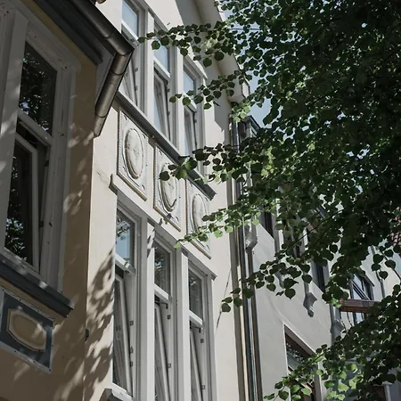 Apartment 4 Altbauparadies Fuer Gruppenreisende Und Familien Im Zentralen Bremer Fluesseviertel *