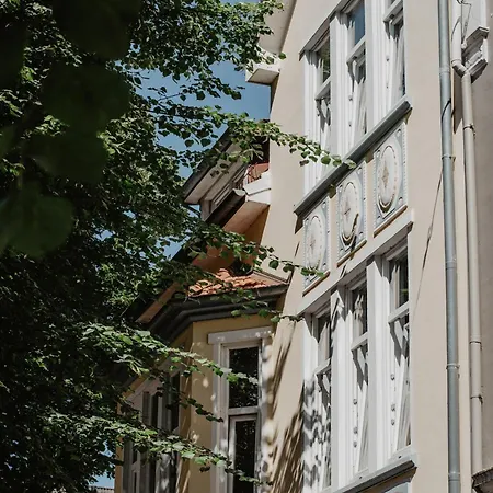 Apartment 4 Altbauparadies Fuer Gruppenreisende Und Familien Im Zentralen Bremer Fluesseviertel Bremen