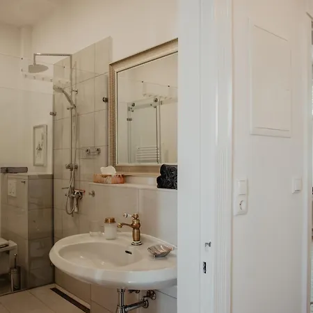 4 Altbauparadies Fuer Gruppenreisende Und Familien Im Zentralen Bremer Fluesseviertel