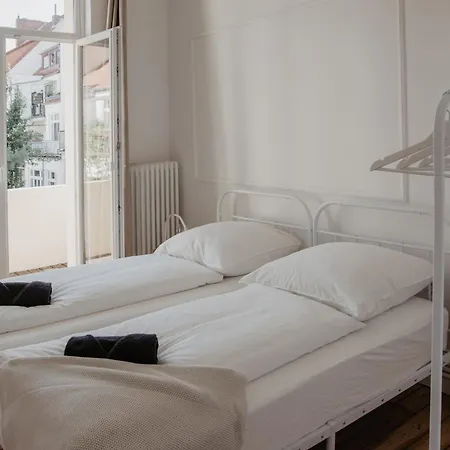 Apartment 4 Altbauparadies Fuer Gruppenreisende Und Familien Im Zentralen Bremer Fluesseviertel *